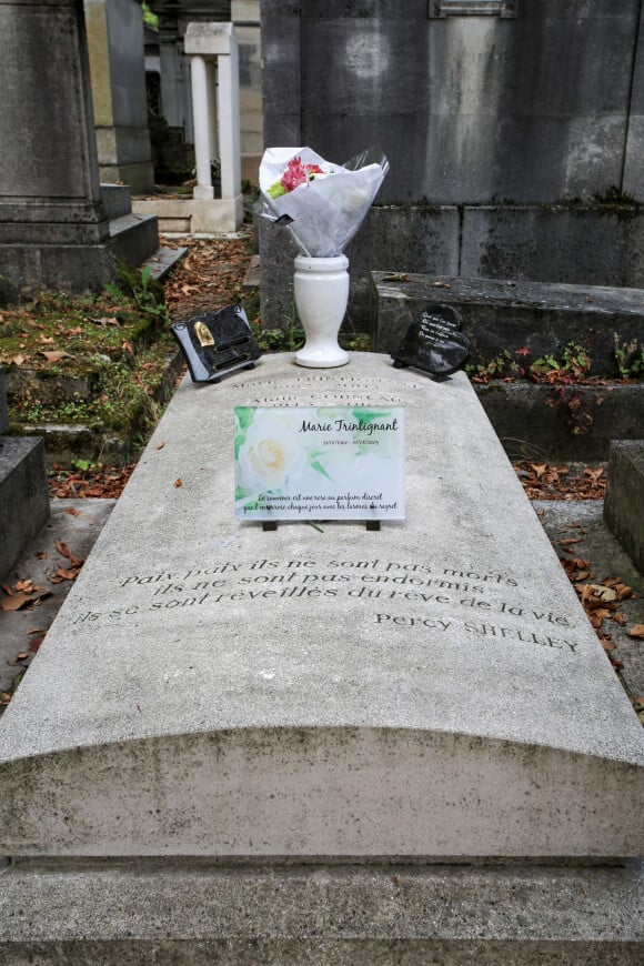 Marie Trintignant (actrice) - Illustration des tombes des personnalités célèbres au cimetière du Père Lachaise à Paris © Céline Bonnarde / Bestimage 