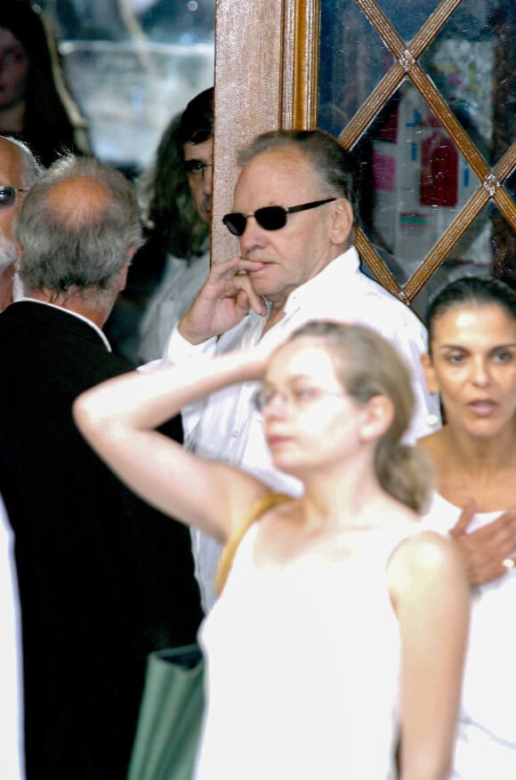 Jean-Louis Trintignant - Ultime Hommage à Marie Trintignant, obsèques le 6 aût 2003 au Cimetière du Père-Lachaise, Paris