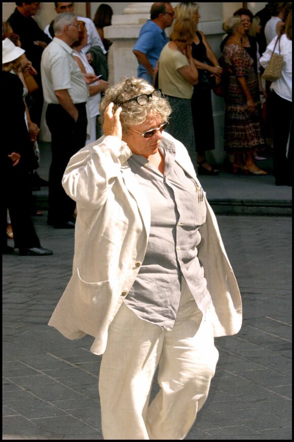 Josée Dayan - Ultime Hommage à Marie Trintignant, obsèques le 6 aût 2003 au Cimetière du Père-Lachaise, Paris