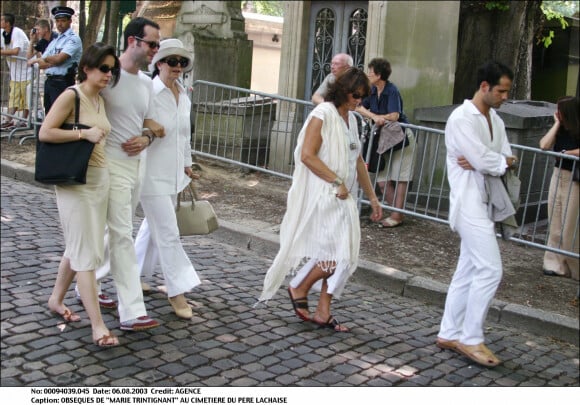 Ultime Hommage à Marie Trintignant, obsèques le 6 aût 2003 au Cimetière du Père-Lachaise, Paris