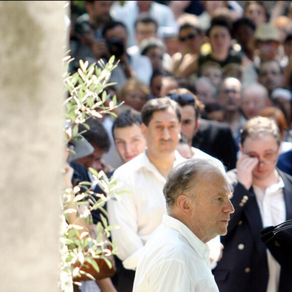 Jean-Louis Trintignant - Ultime Hommage à Marie Trintignant, obsèques le 6 aût 2003 au Cimetière du Père-Lachaise, Paris