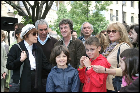 Nadine Trintignant, François Cluzet et les fils de Marie Trintignant, Alain Corneau, Nathalie Delon - Inauguration du jardin Marie Trintignant en 2007. 