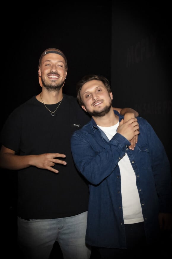 Il va se faire opérer dans un mois.
Exclusif - Carlito (Raphaël Carlier) et McFly (David Coscas) - Avant-première du film "La Traversée" de McFly et Carlito retraçant leur traversée vers la Corse: en Septembre 2020, Paris le 16 décembre 2021. © Jack Tribeca / Bestimage