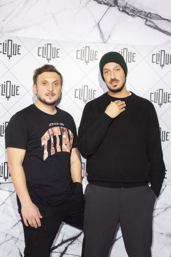 Exclusif - McFly (David Coscas) et Carlito (Raphaël Carlier) en backstage de l'enregistrement de l'émission Clique, présentée par M.Achour et diffusée en clair le 4 décembre 2021 sur Canal+ à 12h45, à Paris, France, le 2 décembre 2021. © Jack Tribeca/Bestimage