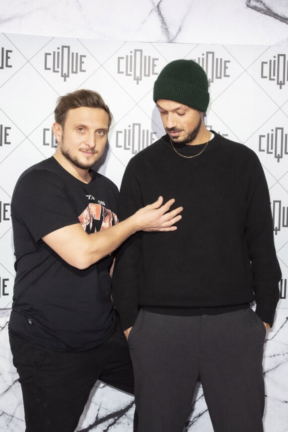 Exclusif - McFly (David Coscas) et Carlito (Raphaël Carlier) en backstage de l'enregistrement de l'émission Clique, présentée par M.Achour et diffusée en clair le 4 décembre 2021 sur Canal+ à 12h45, à Paris, France, le 2 décembre 2021. © Jack Tribeca/Bestimage