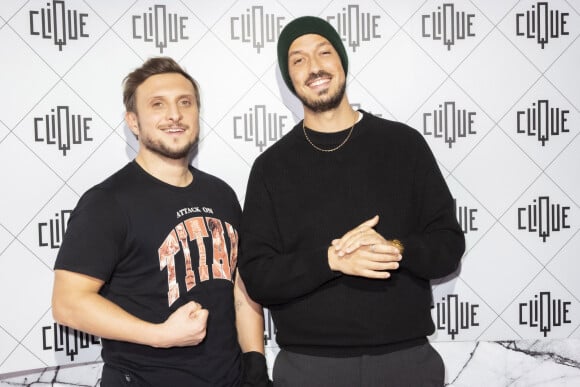 Exclusif - McFly (David Coscas) et Carlito (Raphaël Carlier) en backstage de l'enregistrement de l'émission Clique, présentée par M.Achour et diffusée en clair le 4 décembre 2021 sur Canal+ à 12h45, à Paris, France, le 2 décembre 2021. © Jack Tribeca/Bestimage