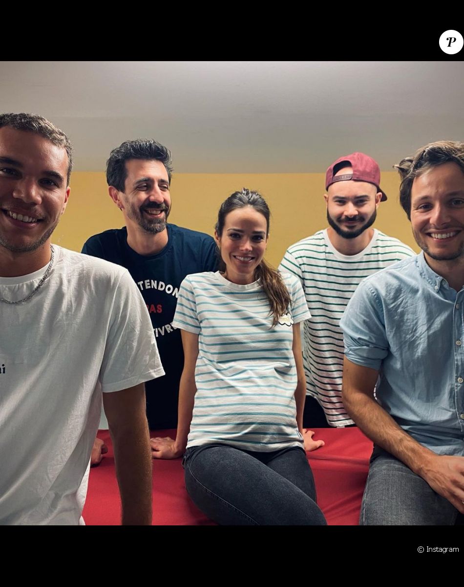 Vianney en tournée avec son équipe...dont sa femme Catherine Robert, enceinte !