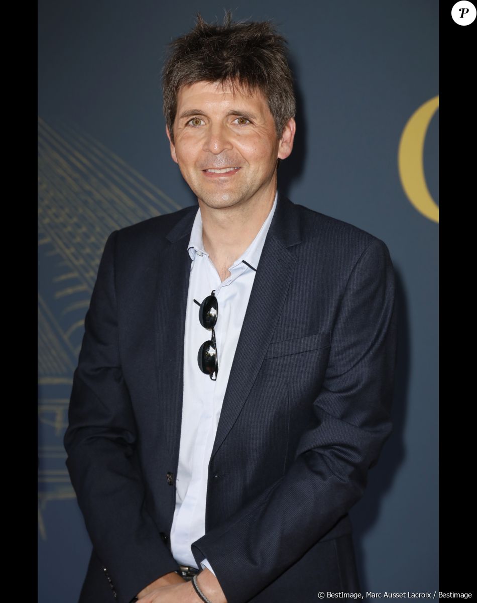 Depuis 6 ans, Thomas Sotto est le joker de Laurent Delahousse.
Thomas Sotto - Soirée de gala "Coeur Central" au profit de Terre d'Impact fonds de dotation de la FFT et de l'association Fête le Mur sur le Court Central Philippe Chatrier à Roland Garros, Paris. © Marc Ausset-Lacroix/Bestimage