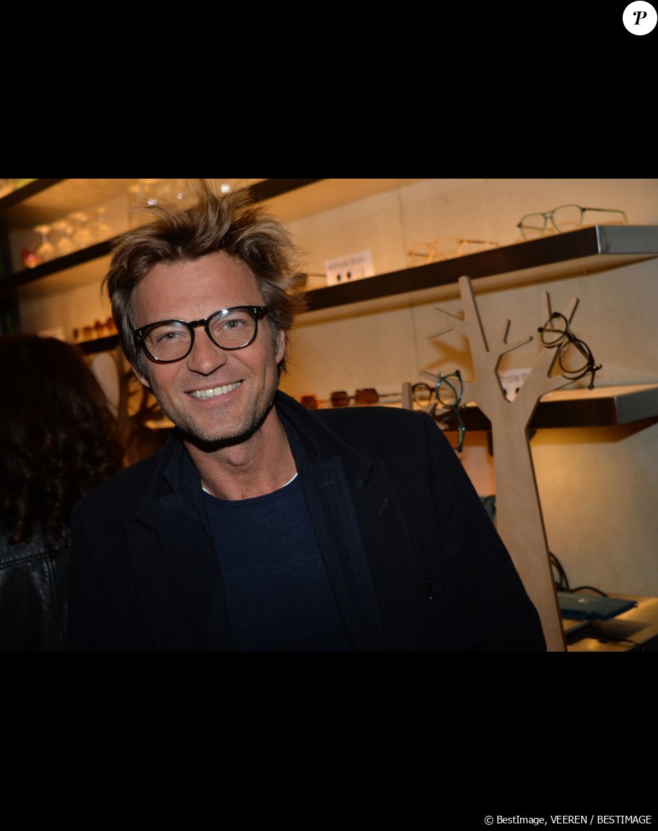 La communication entre Laurent Delahousse et Thomas Sotto semble donc brisée.
Exclusif - Laurent Delahousse - Lancement de la marque de lunettes "Nathalie Blanc" au restaurant "Ma Cocotte" à Saint-Ouen le 24 septembre 2015