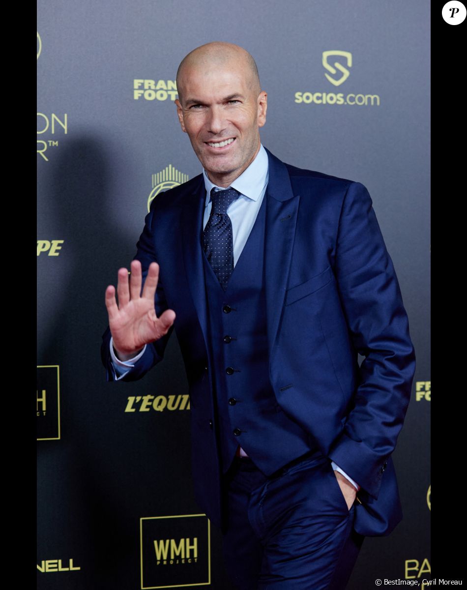 Zinedine Zidane - Photocall de la 66ème cérémonie du Ballon d'Or au Théâtre du Chatelet à Paris le 17 octobre 2022. © Cyril Moreau/Bestimage