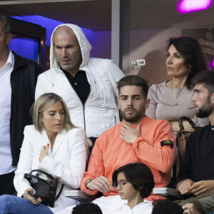 Zinedine Zidane et sa femme Véronique, Luca Zidane et sa compagne Marina, Théo Zidane - Les célébrités assistent à la victoire du Real Madrid face à Liverpool (1-0) en finale de la Ligue des Champions au stade de France, le 28 mai 2022. © Cyril Moreau / Bestimage 