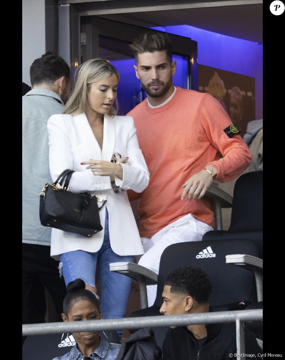 Luca Zidane et sa compagne Marina - Les célébrités assistent à la victoire du Real Madrid face à Liverpool (1-0) en finale de la Ligue des Champions au stade de France, le 28 mai 2022. © Cyril Moreau / Bestimage