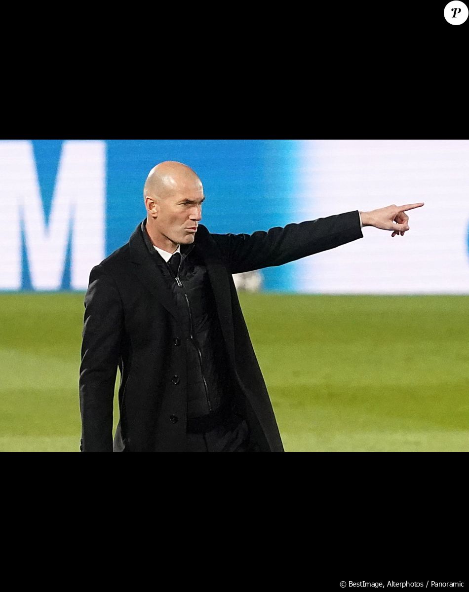 Info du 30/01/2022 - (Zinedine Zidane va devenir grand-père : son fils Enzo et sa compagne vont être parents pour la première fois ! ) - Info - Zinedine Zidane a signifié son départ au Real Madrid - Le Real Madrid a battu l'Atalanta (3 - 1) en match de Ligue des Champions et Karim Benzema marque son 70ème but de la compétition, le 16 mars 2021. © Alterphotos / Panoramic / Bestimage