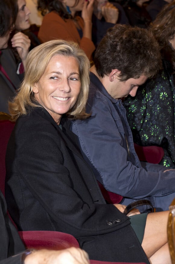 Claire Chazal est la maman d'un fils unique, François.
Claire Chazal avec son fils François à la générale de la pièce de théâtre "Le Mensonge" au théâtre Edouard VII à Paris.