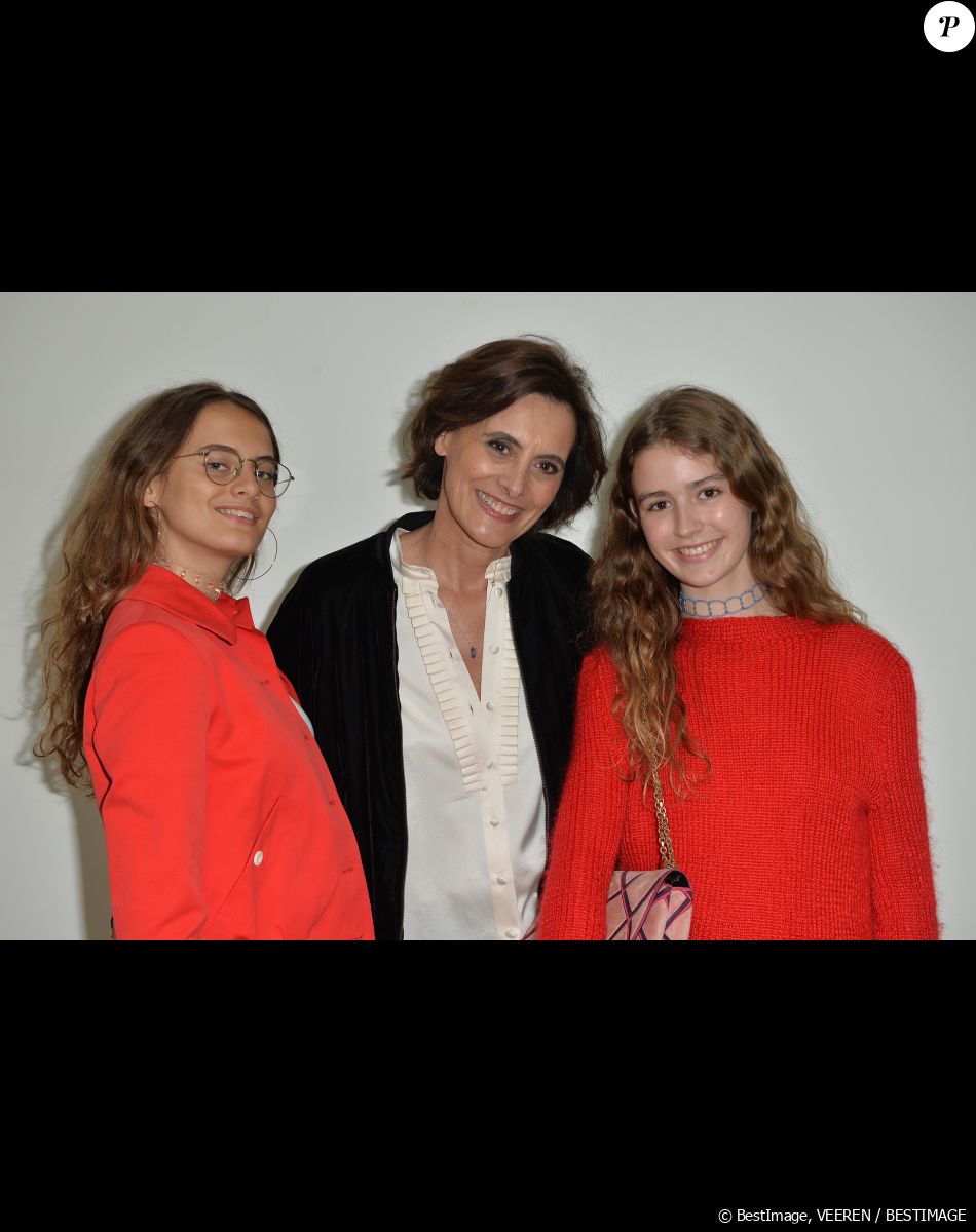 Exclusif - Inès de la Fressange et sa fille Violette d'Urso - People posent au défilé de mode Haute-Couture automne-hiver 2016/2017 "Giambattista Valli" à Paris le 4 juillet 2016 . Veeren / Bestimage