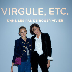 Violette d'Urso et sa mere Ines de la Fressange - Exposition "Virgule Etc. Dans les Pas de Roger Vivier" au palais de Tokyo le 30 septembre 2013. 