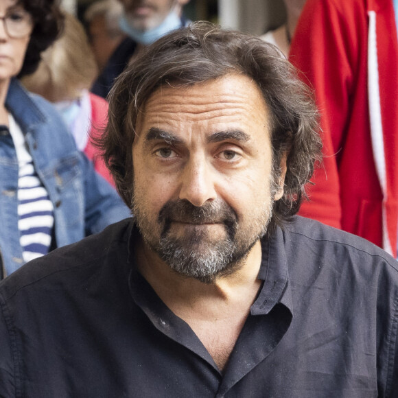 Semi-exclusif - André Manoukian - Il y a 10 ans aujourd'hui était installé le tout premier piano en gare de Paris-Montparnasse. © Jack Tribeca/Bestimage