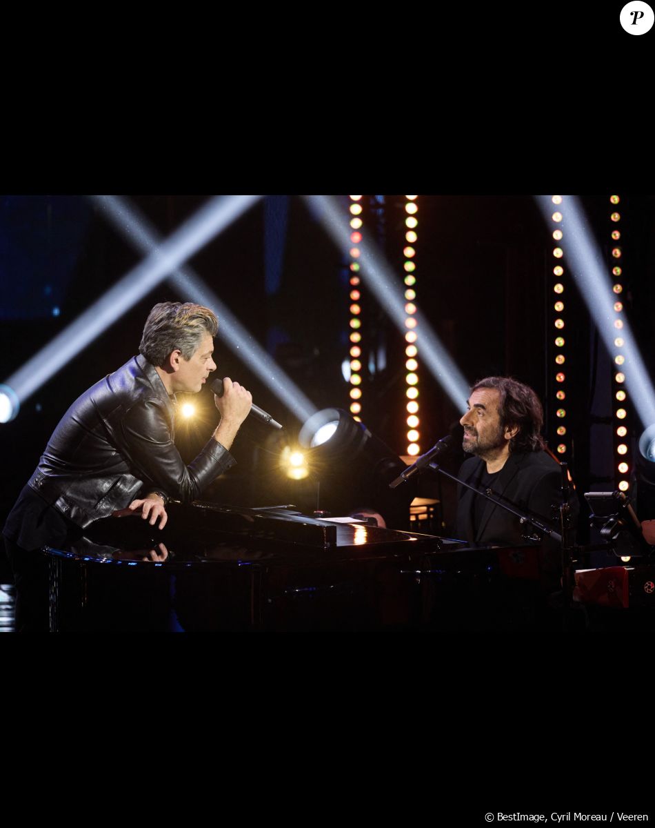 Exclusif - Benjamin Biolay, André Manoukian - Enregistrement de l'émission "La fête de la Chanson française" à Paris, diffusée le 29 novembre sur France 2. Le 7 novembre 2022 © Cyril Moreau-Veeren / Bestimage