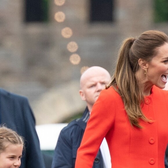 Catherine (Kate) Middleton, duchesse de Cambridge, et la princesse Charlotte de Cambridge en visite au château de Cardiff, Royaume Uni, le 4 juin 2022, à l'occasion du jubilé de platine de la reine d'Angleterre. 