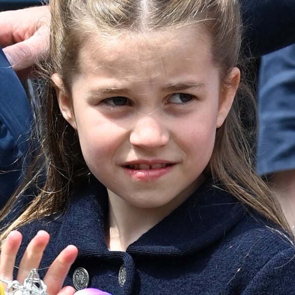 La princesse Charlotte - Le duc et la duchesse de Cambridge, et leurs enfants, en visite à Cardiff, à l'occasion du jubilé de platine de la reine d'Angleterre. Le 4 juin 2022 