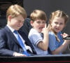 C'est officiel : la princesse Charlotte et son frère Louis participeront au couronnement de leur grand-père Charles III
Le prince George de Cambridge, Le prince Louis de Cambridge, La princesse Charlotte de Cambridge - Les membres de la famille royale lors de la parade militaire "Trooping the Colour" dans le cadre de la célébration du jubilé de platine (70 ans de règne) de la reine Elizabeth II à Londres.