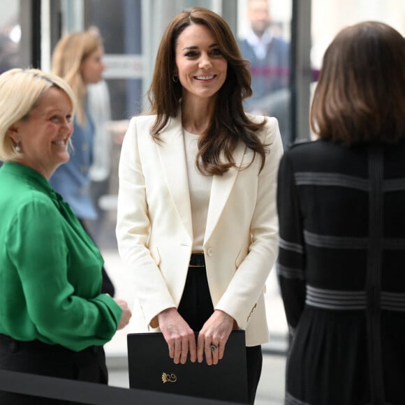 Kate Catherine Middleton, princesse de Galles, lors de la réunion inaugurale de son nouveau groupe de travail sur les affaires de la petite enfance au siège social de NatWest à Londres. Le 21 mars 2023 