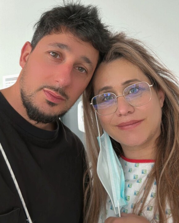 Ce mardi 21 mars 2023 sur Instagram, le couple a annoncé l'accouchement imminent.
Franck et Emilie Fanich sont à la clinique.