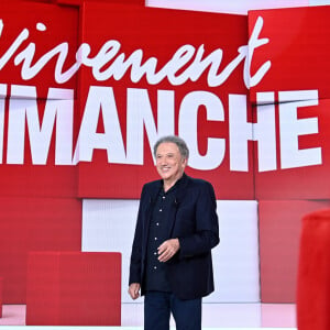 Exclusif - Michel Drucker - Enregistrement de l'émission "Vivement Dimanche" au Studio Gabriel, présentée par M.Drucker, et diffusée sur France 3, de 13h30 à 15h, le 28 août © Guillaume Gaffiot / Bestimage