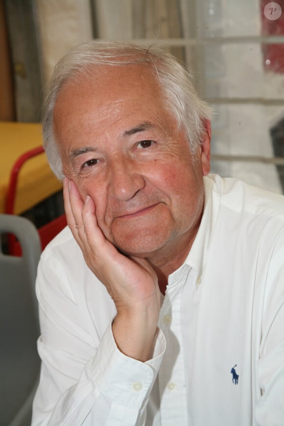 Jacques Mailhot (président du salon) lors du 33ème salon du livre de Cosne-sur-Loire le 18 septembre 2021.