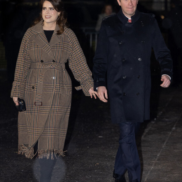 La princesse Eugenie d'York et Jack Brooksbank - La famille royale à la sortie de la messe "Together at Christmas" à l'Abbaye de Westminster le 15 décembre 2022. 