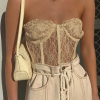 Faites vôtre l'allure sensuelle d'Anja Ambrosio avec ce bustier corset Orandesigne