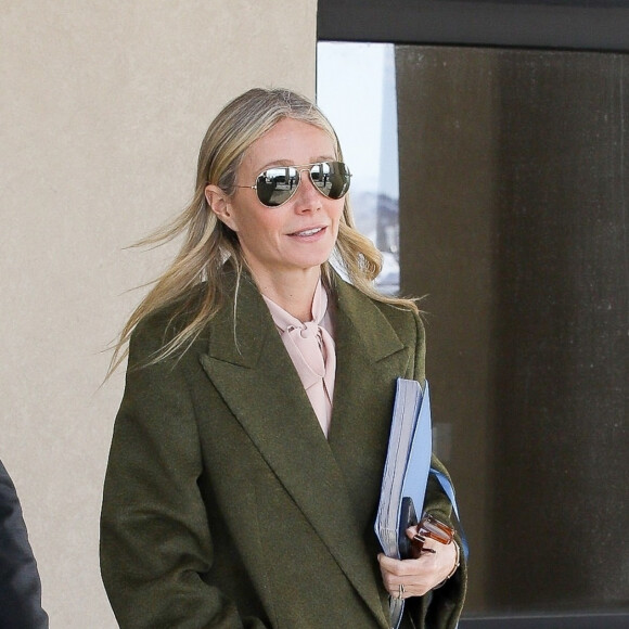 Gwyneth Paltrow est accusée d'être entrée en collision avec un médecin retraitée qui lui réclame trois millions d'euros. 
Gwyneth Paltrow est jugée devant le tribunal du troisième district de Park City (Utah), lors du troisième jour de son procès.