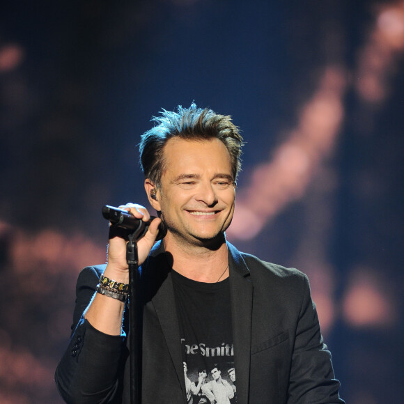 "Mon fils, je l'entraîne depuis qu'il est petit donc il commence à faire des dépassements sur moi qui ne me plaisent pas beaucoup... Il commence à me tacler pas mal", raconte David Hallyday en interview dans La boîte à questions
 
Exclusif - David Hallyday - Enregistrement de l'émission "La Chanson secrète 5", qui sera diffusée le 11 janvier 2020 sur TF1, à Paris. Le 17 décembre 2019 © Gaffiot-Perusseau / Bestimage