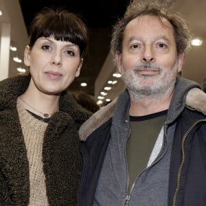 Le couple est parent d'un petit Marcello né en 2017
Christophe Aléveque et sa compagne Serena Reinaldi - Salon du livre de Paris porte de Versailles. © Cédric Perrin/Bestimage