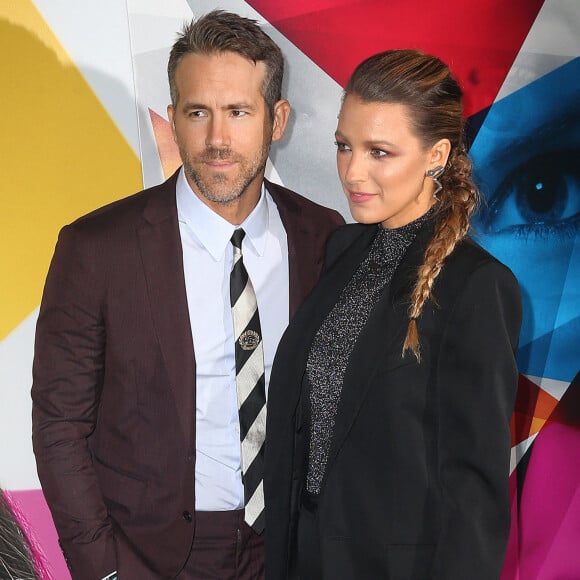 Ce lundi soir, sur la neuvième chaine de la TNT, Ryan Reynolds se glisse dans la peau de "Deadpool", un anti-héros rattaché à l'univers Marvel. 
Ryan Reynolds et Blake Lively à la première du film "L'Ombre d'Emily" à New York. 