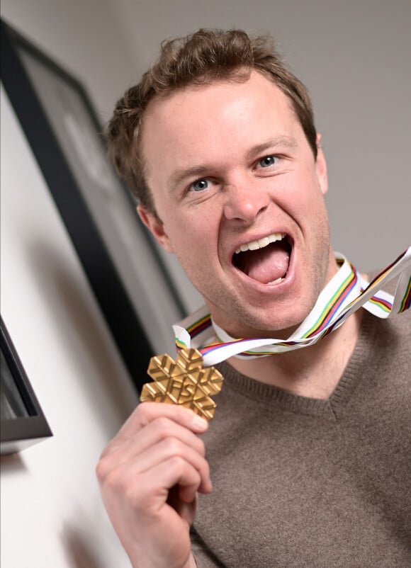 Le skieur français est en couple de 2008 avec Romane Faraut
 
Exclusif - Rendez-vous avec le skieur alpin français Alexis Pinturault à Paris le 23 mars 2023. © Federico Pestellini/Panoramic/bestimage