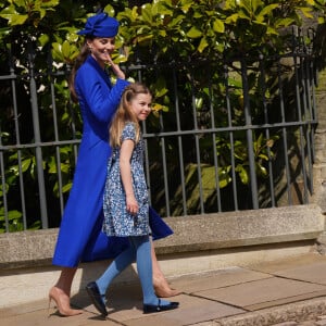 Il n'y a pas que les lapins en chocolat à déguster, le jour de Pâques.
Kate Middleton, la princesse Charlotte - La famille royale arrive à la chapelle Saint-Georges pour la messe de Pâques au château de Windsor.