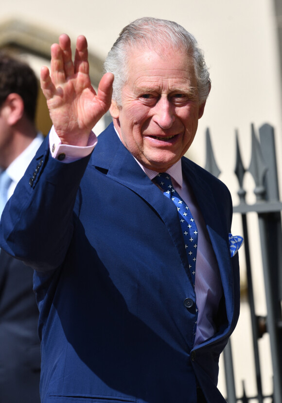 Le roi Charles III sera couronné le 6 mai prochain.
Le roi Charles III d'Angleterre - La famille royale du Royaume Uni quitte la chapelle Saint George après la messe de Pâques au château de Windsor. 