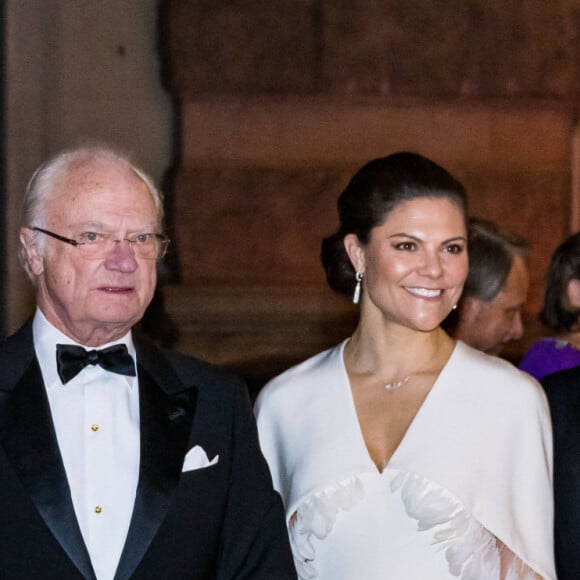 Le roi Carl Gustav de Suède, la reine Silvia, la princesse Victoria, le prince Carl Philip - Arrivées au 250ème anniversaire de l'opéra royal de Stockholm le 18 janvier 2023. 