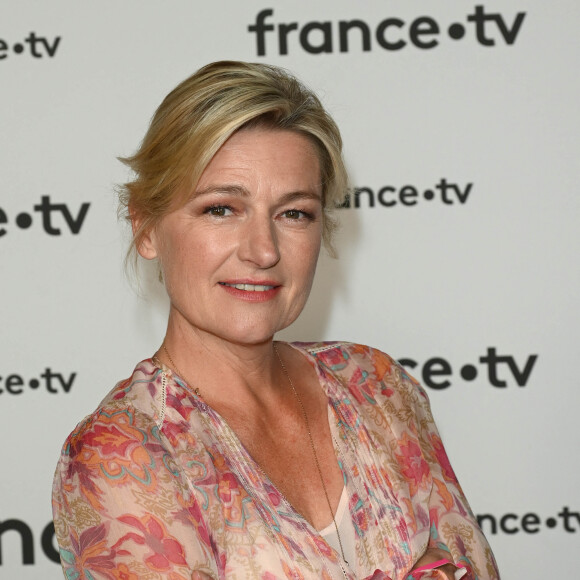 Anne-Élisabeth Lemoine au photocall pour la conférence de presse de rentrée de France TV à la Grande Halle de la Villette à Paris, France, le 6 juillet 2022. © Coadic Guirec/Bestimage 