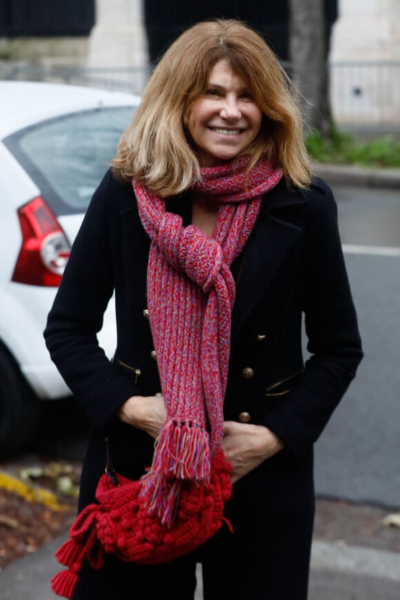 L'actrice de 60 ans a si bien joué son rôle qu'elle a souvent été confondue avec l'ex-première Dame.
Florence Pernel - Arrivées à l'enregistrement de l'émission "Vivement Dimanche" au Studio Gabriel à Paris, présentée par M.Drucker et diffusée le 8 janvier 2023 sur France 3. Le 21 décembre 2022. © Christophe Clovis / Bestimage 