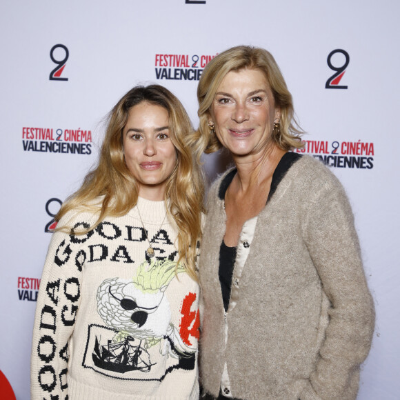 Alice David et Michèle Laroque - Photocall du film "Belle et Sébastien : Nouvelle Génération lors du Festival 2 Cinéma de Valenciennes le 25 septembre 2022. © Denis Guignebourg / Bestimage 