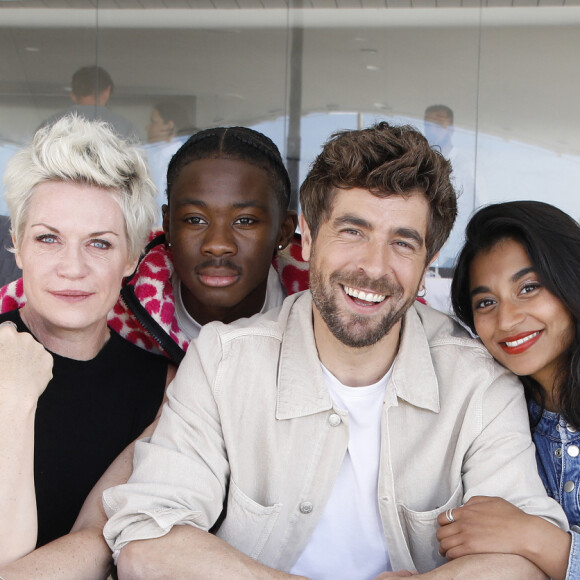 Dembo Camilo, Virginie Caliari, Agustin Galiana, Kathy Packianathan (Ici Tout commence) - 6e saison du Festival "CanneSeries" au Palais des Festivals de Cannes, le 15 avril 2023. © Denis Guignebourg/Bestimage