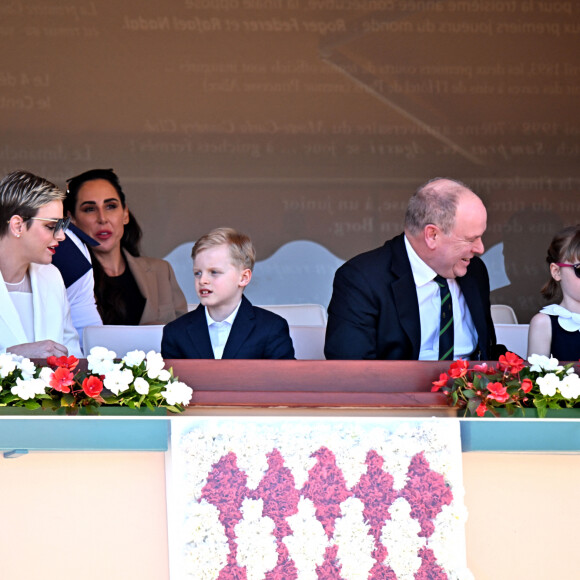 La princesse Charlene de Monaco, le prince Albert II de Monaco, le prince Jacques et la princesse Gabriella, Sean Wittstock avec sa femme Chantell Violet Serfontein - La famille princière de Monaco assiste à la finale homme du du tournoi Rolex Monte Carlo Masters 2023 à Roquebrune-Cap-Martinle 16 avril 2023. En s'imposant devant Holger Rune (5-7, 6-2, 7-5), Andrey Rublev a décroché son tout premier Masters 1000. © Bruno Bebert/Bestimage 