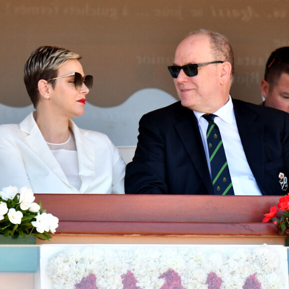 Ils se sont retrouvés ensemble dans les tribunes et étaient très complices.
La princesse Charlene de Monaco, le prince Albert II de Monaco, Sean Wittstock - No Tabloids - La famille princière de Monaco assiste à la finale homme du du tournoi Rolex Monte Carlo Masters 2023 à Roquebrune-Cap-Martinle 16 avril 2023. En s'imposant devant Holger Rune (5-7, 6-2, 7-5), Andrey Rublev a décroché son tout premier Masters 1000. © Bruno Bebert/Bestimage 