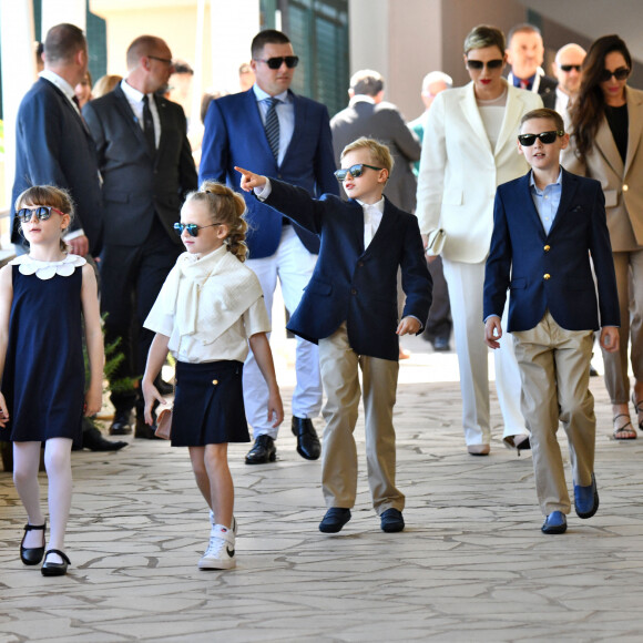 La princesse Charlene de Monaco, et ses enfants le prince Jacques et la princesse Gabriella, Sean Wittstock avec sa femme Chantell Violet Serfontein et ses enfants, son fils Raigen et sa fille Aiva Grace - La famille princière de Monaco assiste à la finale homme du du tournoi Rolex Monte Carlo Masters 2023 à Roquebrune-Cap-Martinle 16 avril 2023. En s'imposant devant Holger Rune (5-7, 6-2, 7-5), Andrey Rublev a décroché son tout premier Masters 1000. © Bruno Bebert/Bestimage 