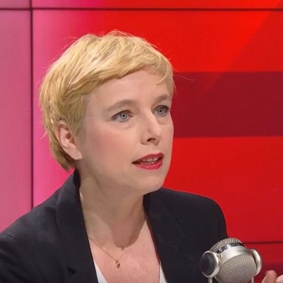 "Prenez un dictionnaire", a lancé Clémence Autain