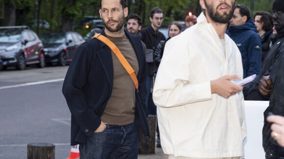 "C'est bizarre pour moi" : Simon Porte Jacquemus, sur son mari et leur vie "en zigzag" dans le Sud