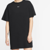 Copiez le style de Rihanna avec cette robe tee-shirt Sportswear Essential Nike