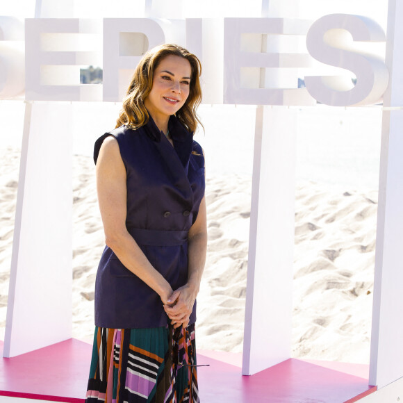 Membre du Jury Documentaires, Mélissa Theuriau en photocall pour CanneSeries Saison 6 sur la plage du Mariott à Cannes, France, le 18 avril 2023. © Denis Guignebourg/BestImage 